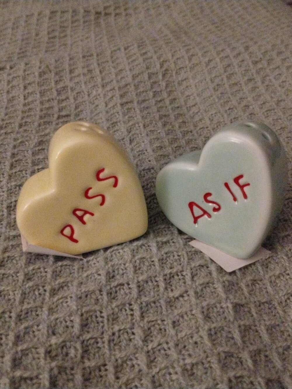 Salt & pepper shaker set - yellow & blue hearts